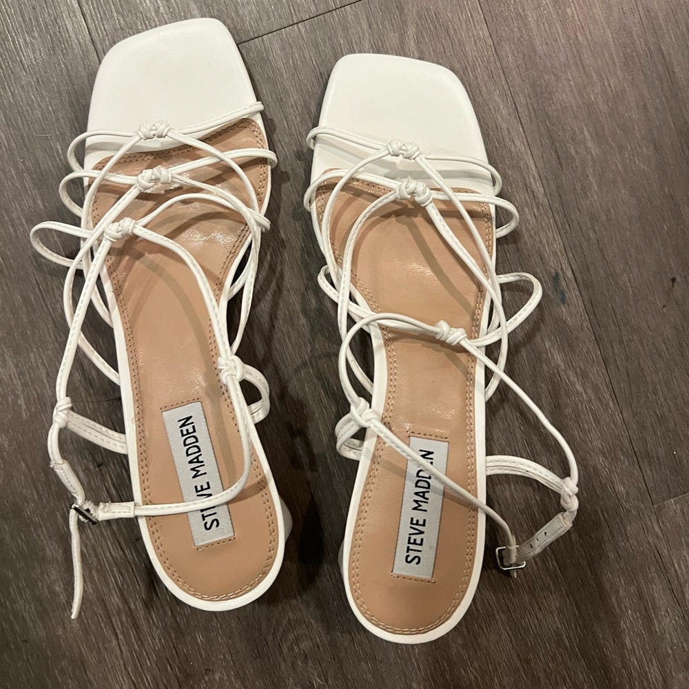 BNWOT - Steve Madden strappy sandal